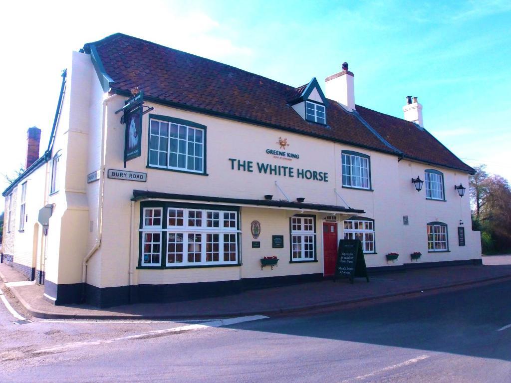 The White Horse Hotel And Luxury Shepherds Huts Eye  Exterior photo